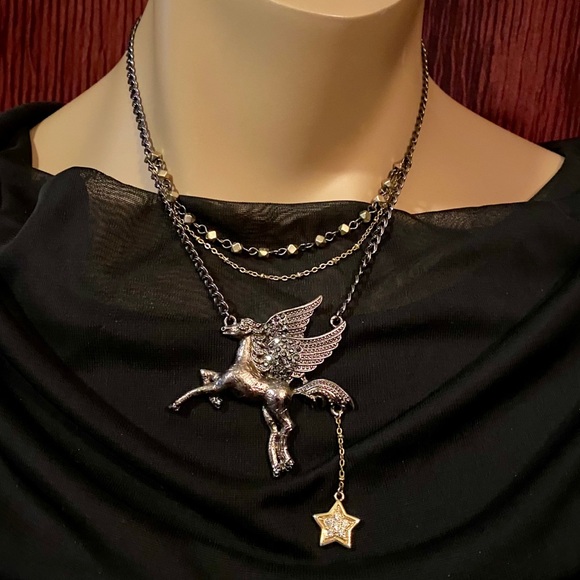 RARE Betsey Johnson Pegasus 'Fly With Me' Necklace RARE! - Picture 2 of 5